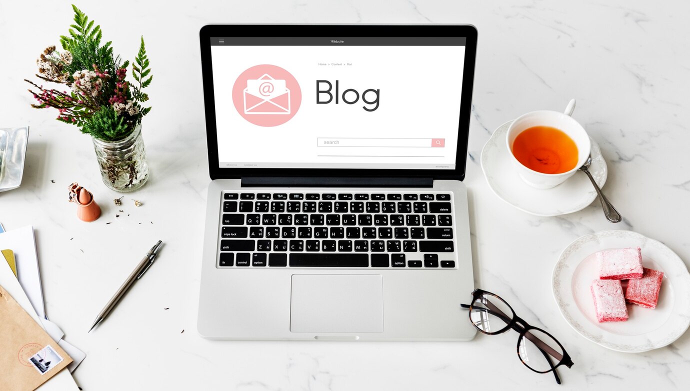Install Your blog theme || Image by rawpixel.com on Freepik